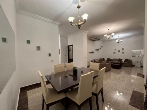 ZAMALEK Home central spacious 2 bedroom with full kitchen